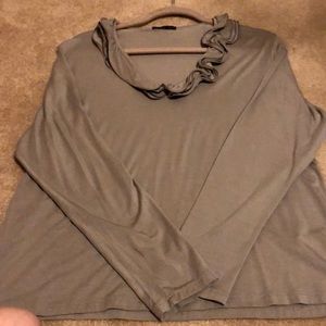 Top w/ ruffle collar made in Italy  🇮🇹 NWOT